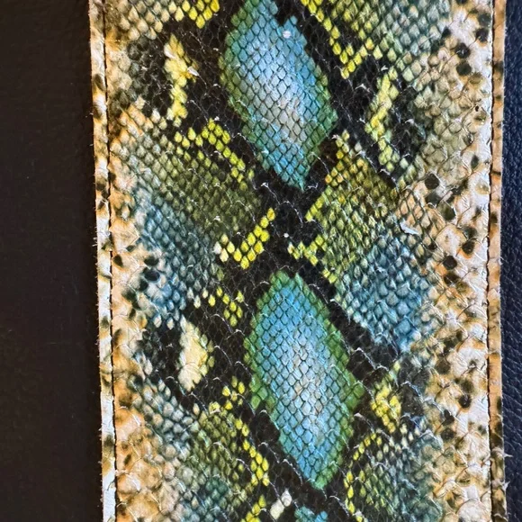 Oliveve Black Leather Purse with Blue & Green Snakeskin - Picture 5 of 7